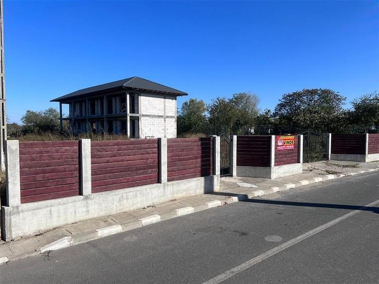 Apartament cu 7 camere decomandat în Murighiol