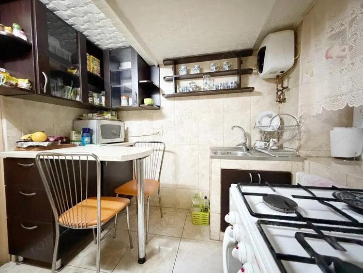 Apartament cu 4 camere semidecomandat în Central