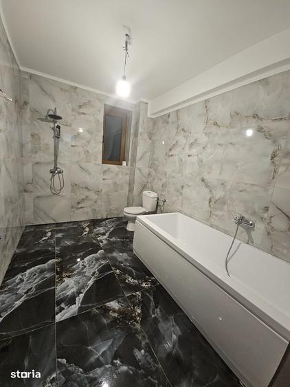 Casă cu 5 camere cu Teren 500 Mp în Central