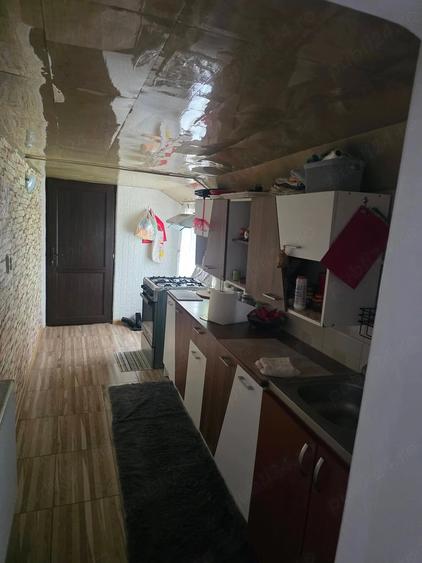 Casă cu 2 camere cu Teren 1000 Mp în Central