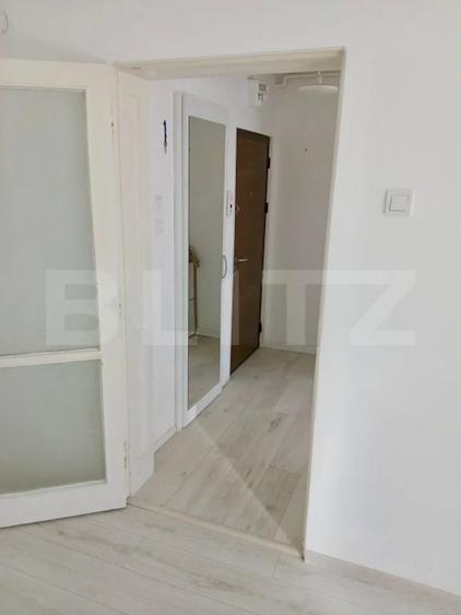 Apartament cu 2 camere 52 mp. semidecomandat, cu loc de parcare - 4