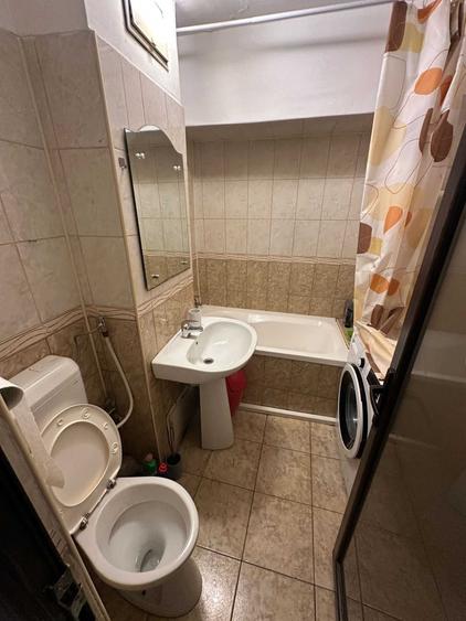 Apartament cu 4 camere decomandat în Mihai Bravu