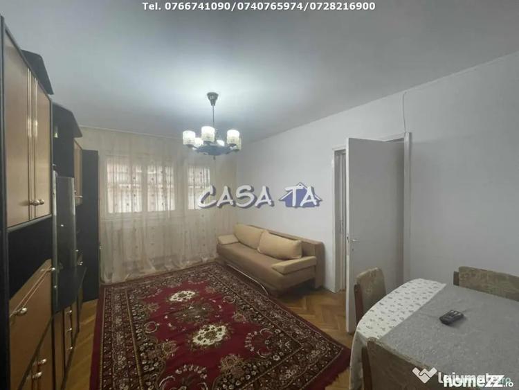 Apartament cu 4 camere decomandat în Central