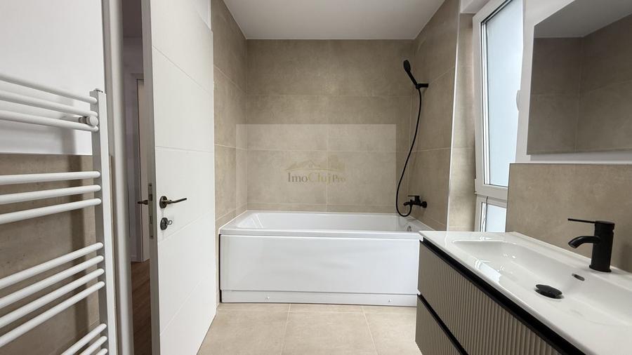 Duplex cu 4 camere cu Canalizare în Iris