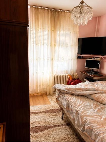 Apartament cu 4 camere decomandat în Central