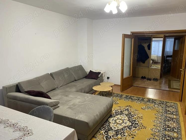 Apartament cu 3 camere decomandat în Stadion