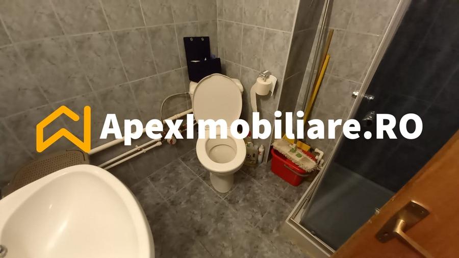 Apartament cu 3 camere semidecomandat, mobilat în Iancului