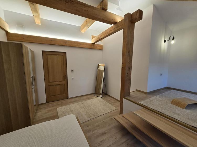 Casă individuală cu 5 camere cu Teren 1000 Mp în Corbeanca