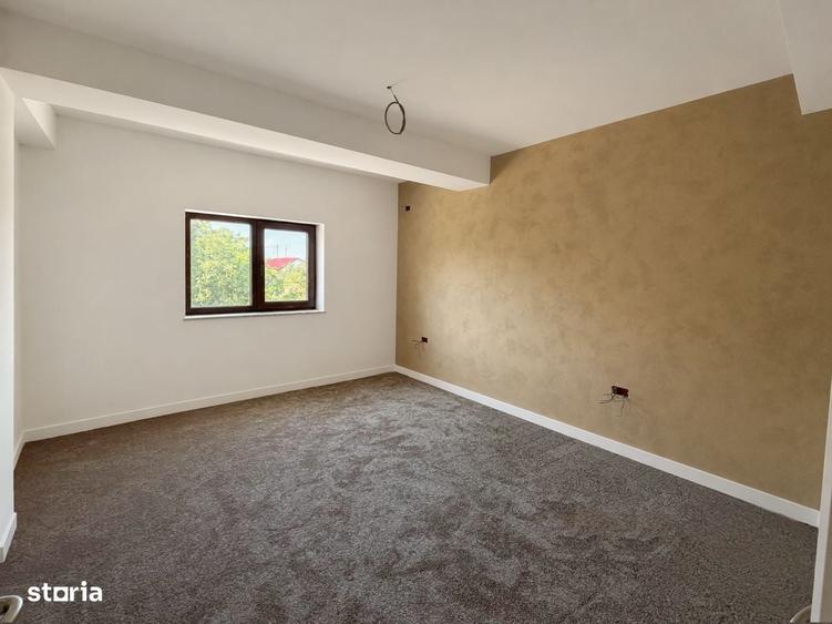 Casă cu 4 camere în Lumina