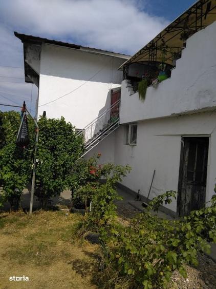Casă cu 4 camere în Ghindeni