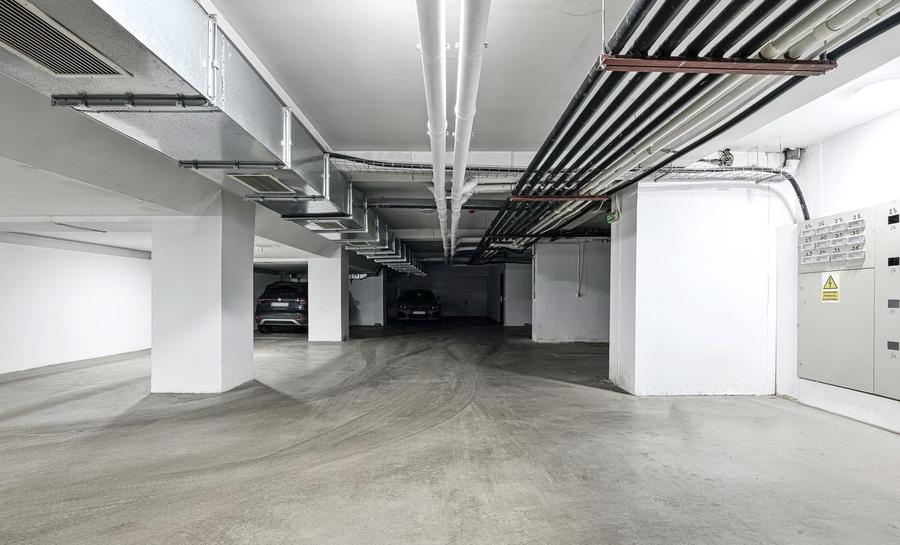 Apartament cu 3 camere decomandat în Victoriei
