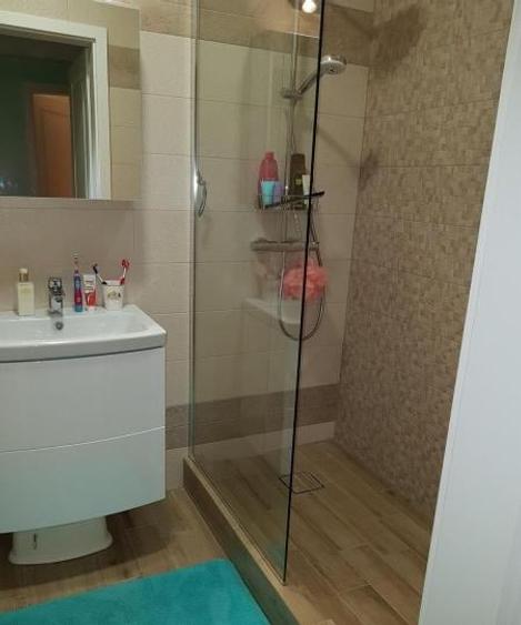 Apartament cu 3 camere semidecomandat în Virtuții