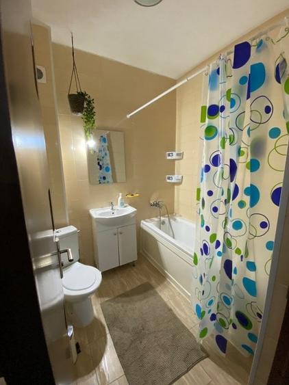 Apartament cu 3 camere decomandat, mobilat în Metalurgiei