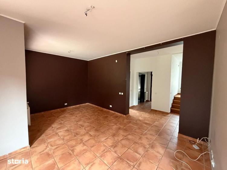 Casă cu 4 camere în Central