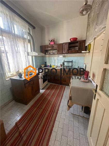 Casă individuală cu 4 camere cu Canalizare în Central