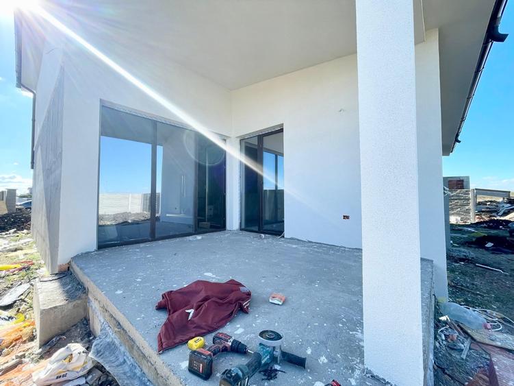 Duplex cu 4 camere cu Canalizare în Moșnița Veche