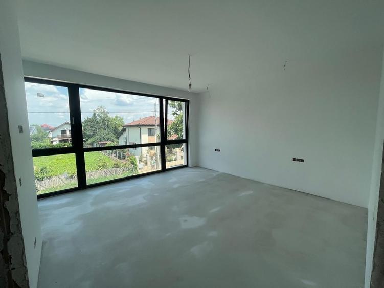 Casă individuală cu 6 camere cu Canalizare în Tunari