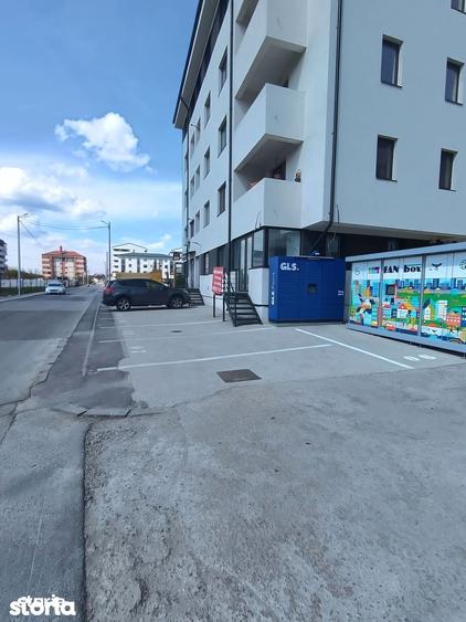 Spațiu comercial, de 42 mp, în Militari
