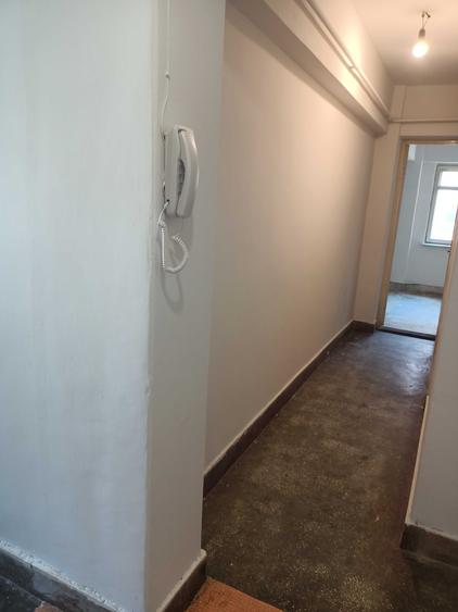 Apartament cu 4 camere decomandat în Micro 16