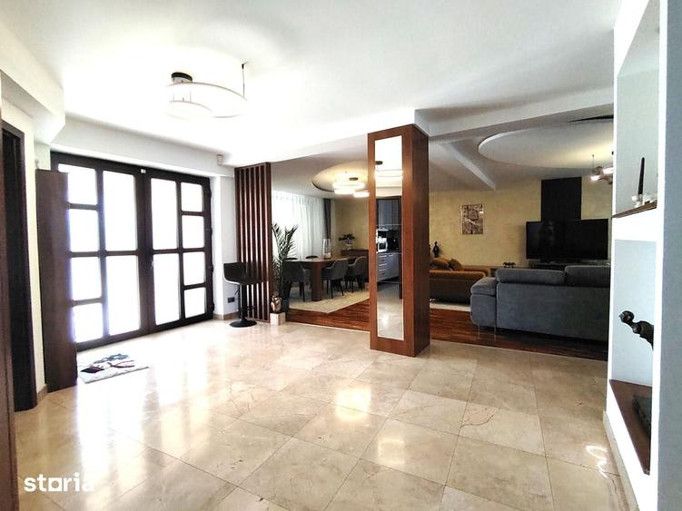 Casă cu 7 camere cu Teren 900 Mp în Corbeanca