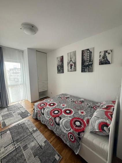 Apartament cu 3 camere semidecomandat în Central
