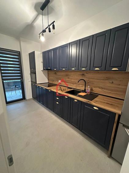 Apartament cu 2 camere semidecomandat în Filiași