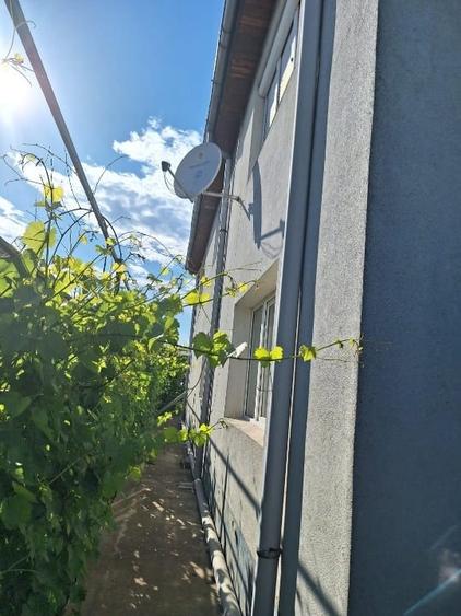 Casă individuală cu 5 camere cu Teren 4200 Mp în Adunații-Copăceni