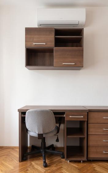 Apartament cu 3 camere decomandat, mobilat în Virtuții