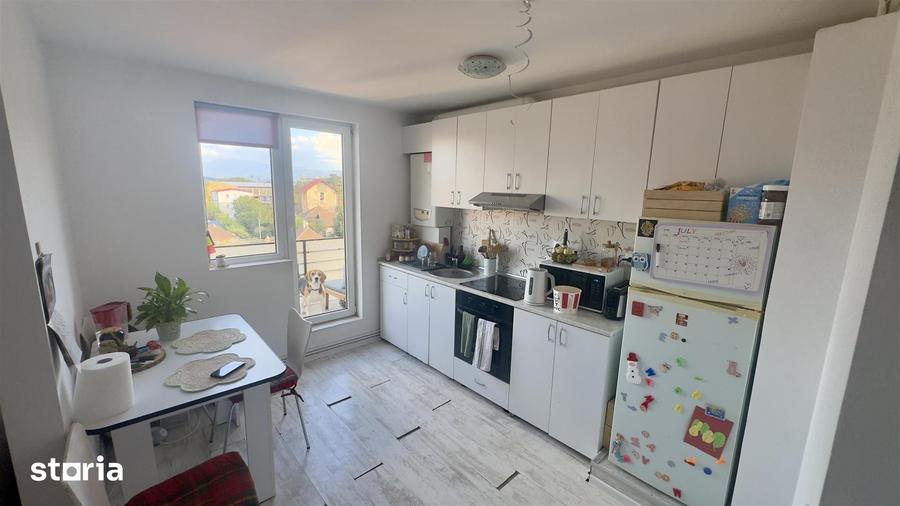 Apartament cu 3 camere în Est