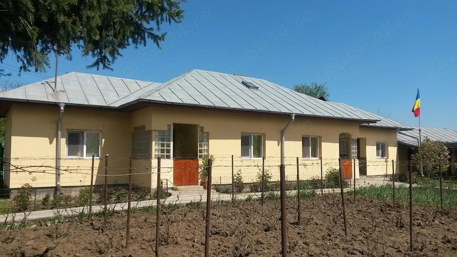 Casă cu 4 camere cu Teren 2330 Mp în Ionașcu
