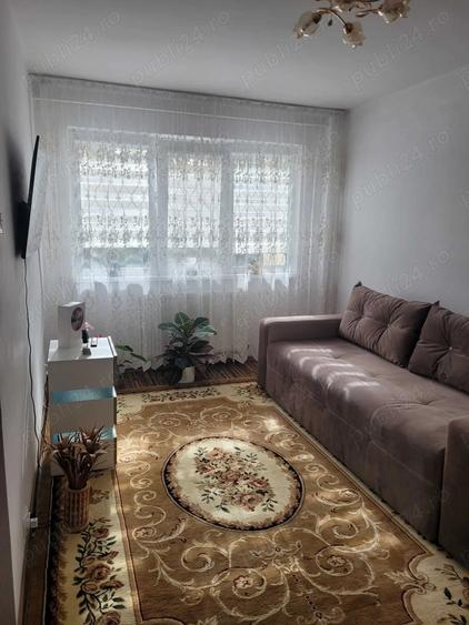 Apartament cu 2 camere semidecomandat în Gemenii