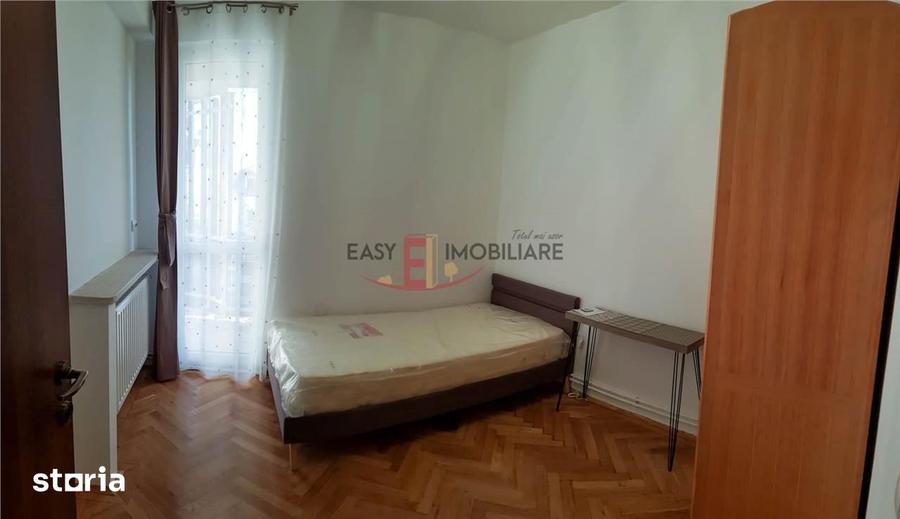 Apartament cu 4 camere decomandat în Central