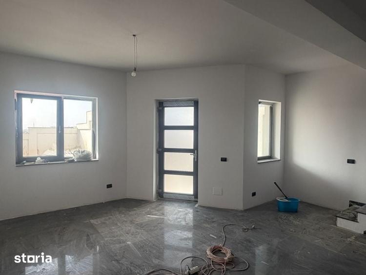 Casă cu 4 camere cu Teren 300 Mp în Plaiul Vulcanești