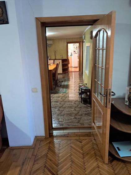Casă cu 5 camere cu Teren 778 Mp în Palazu Mare