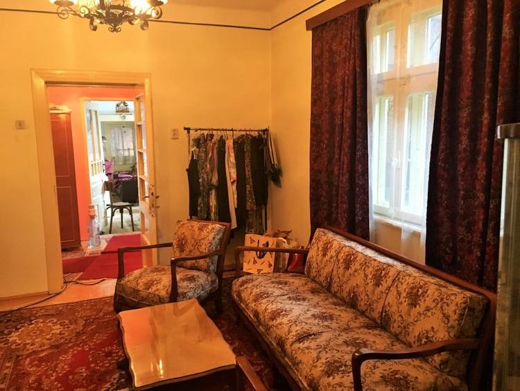 Casă individuală cu 4 camere în Central