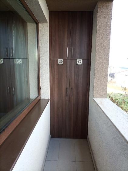 Apartament cu 3 camere decomandat în Europa