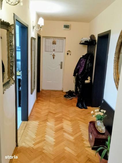 Apartament cu 3 camere decomandat în Dorobanților