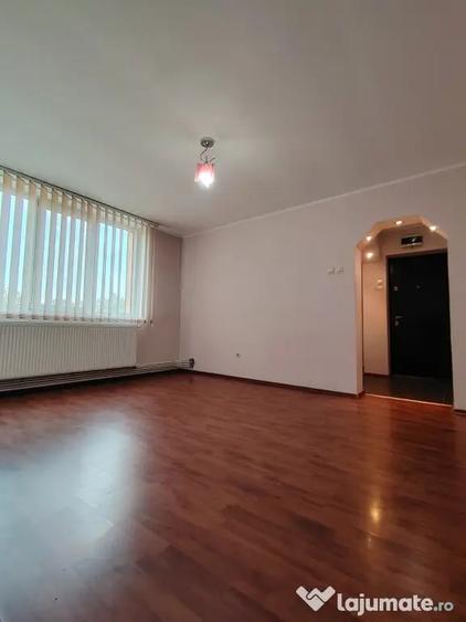 Apartament cu 2 camere semidecomandat în Ultracentral