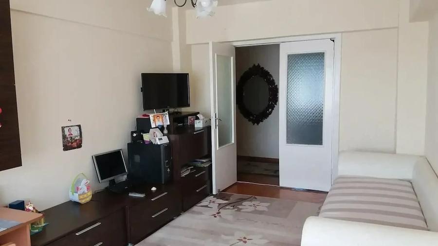 Apartament cu 4 camere decomandat în Șagului