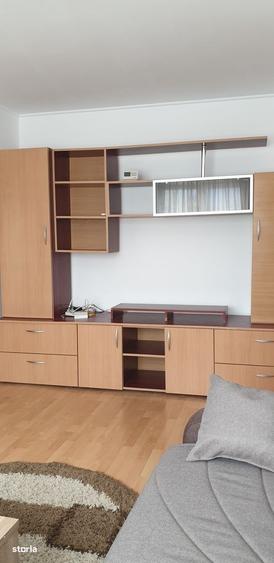 Apartament cu 3 camere, mobilat în Florilor