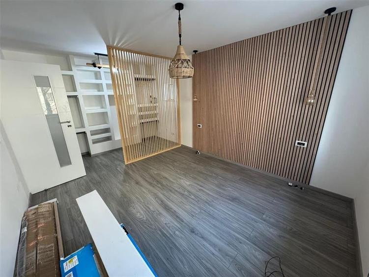 Apartament cu 3 camere decomandat, mobilat în Brăilei