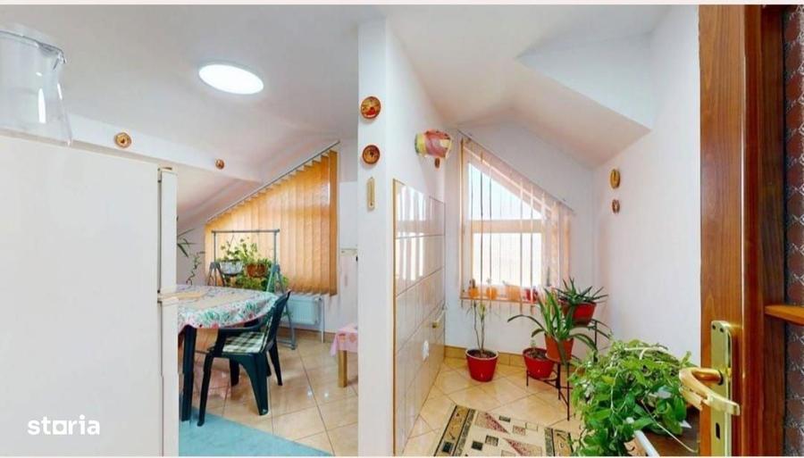 Casă cu 8 camere cu Teren 420 Mp în Nord