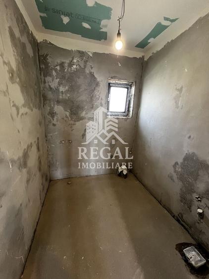 Casă individuală cu 3 camere cu Canalizare în Central