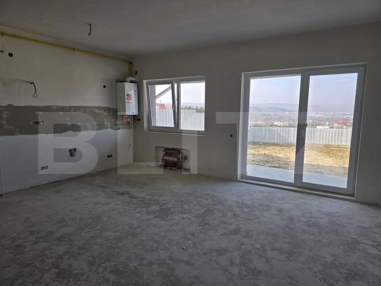Apartament cu 3 camere semidecomandat în Apahida