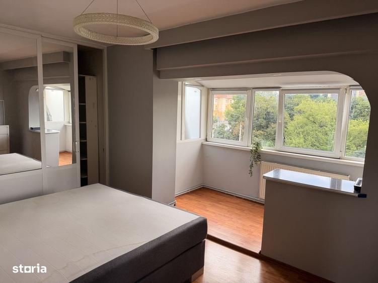 Apartament cu 3 camere în Tineretului