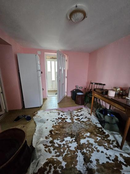 Casă cu Teren 1405 Mp în Sâmbăteni
