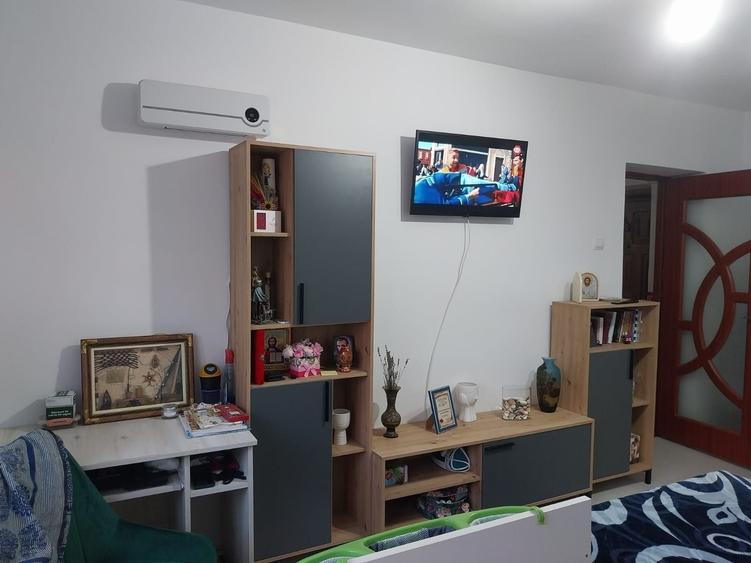 Apartament cu 2 camere semidecomandat în Ruginești
