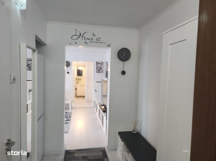 Apartament cu 3 camere semidecomandat în 1 Decembrie 1918