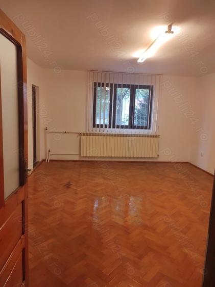 Casă cu 3 camere în Lipovei