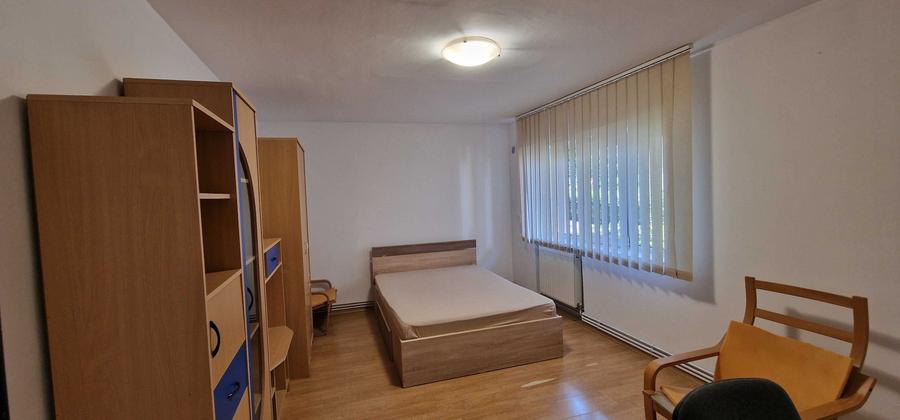 Apartament cu 3 camere decomandat în Zorilor